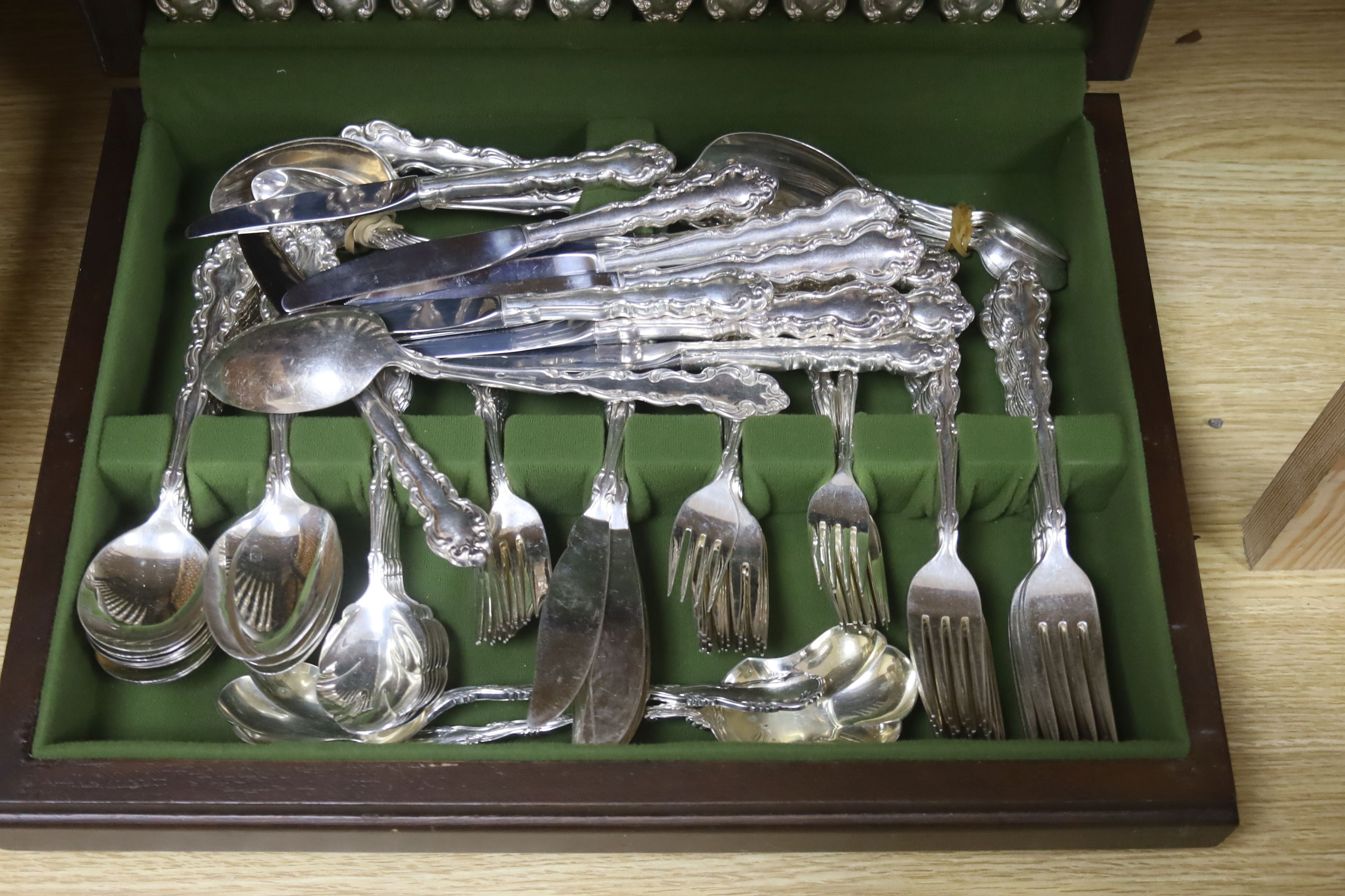 A quantity of assorted silver handled cutlery and plated cutlery including a community plate canteen